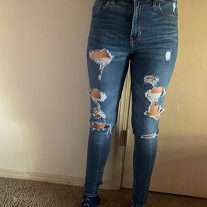 Hollister high waisted skinny jeans!!